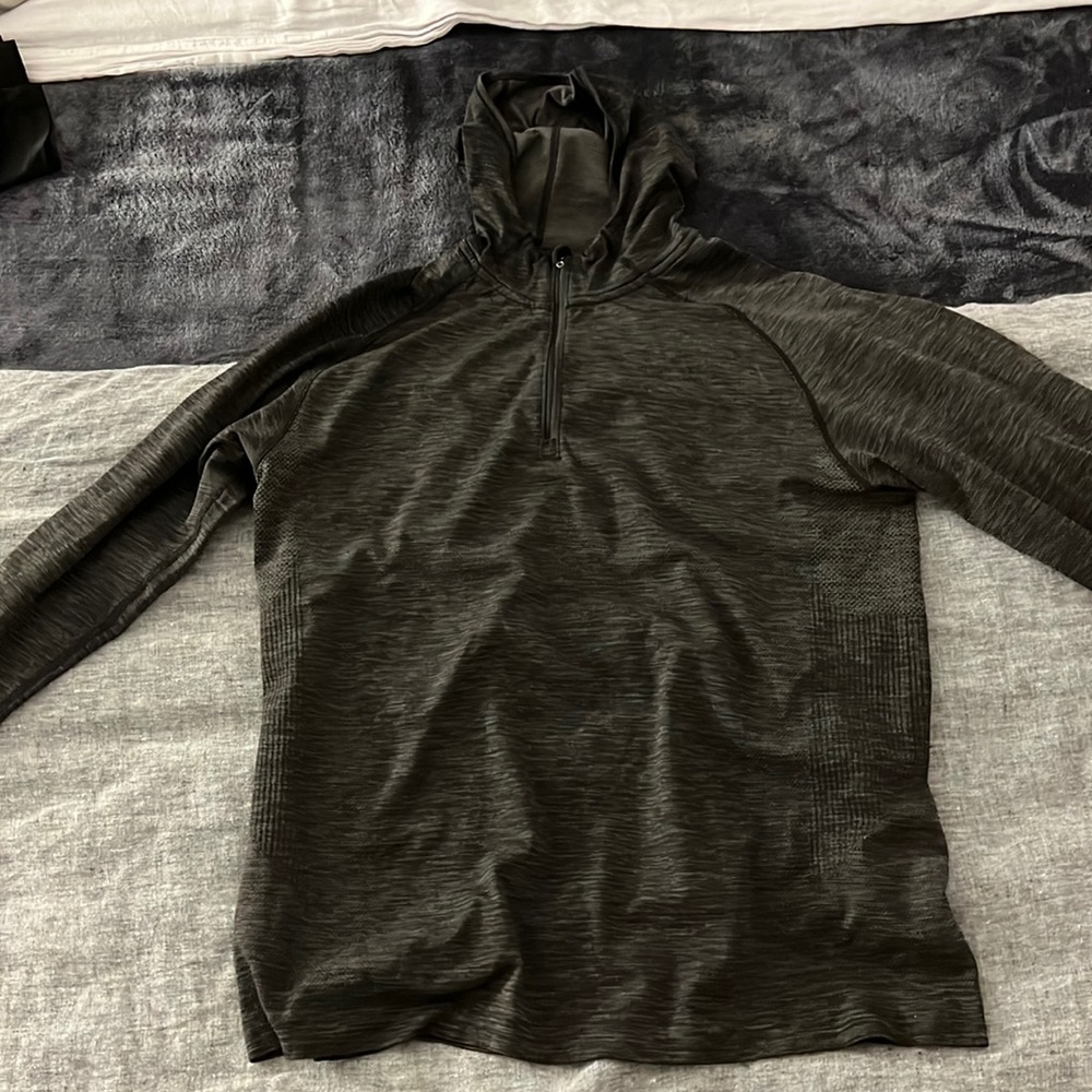 Lululemon mens metal vent hoodie L